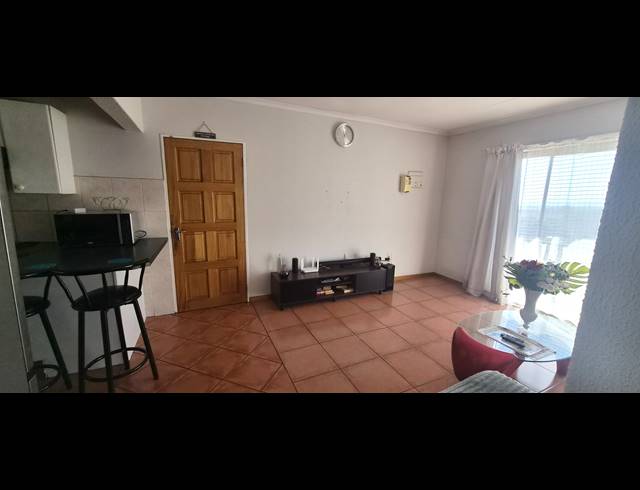 2 BEDROOM APARTMENT FOR SALE IN NORTHGATE